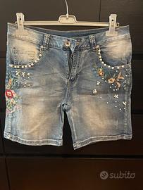 Jeans corti ricamati
