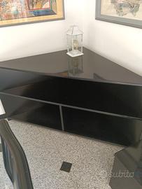 Mobile nero angolare