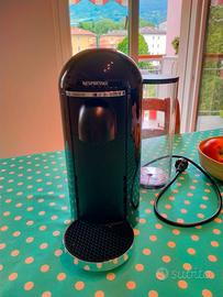Macchina per caffè Vertuo Plus Deluxe black