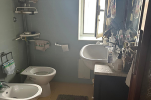 Napoli: Via Nazionale delle Puglie 176, zona Poggi