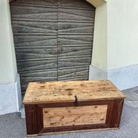 Vecchia cassa panca