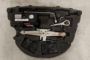 Kit emergenza Toyota iQ 09/14