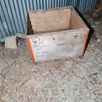 cassa di legno ricambi Ferrari anni 80