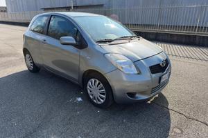 Toyota yaris 1.0 benzina
