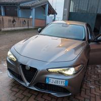 Alfa Romeo Giulia 2.2 diesel 180cv  at8