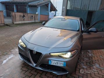 Alfa Romeo Giulia 2.2 diesel 180cv  at8