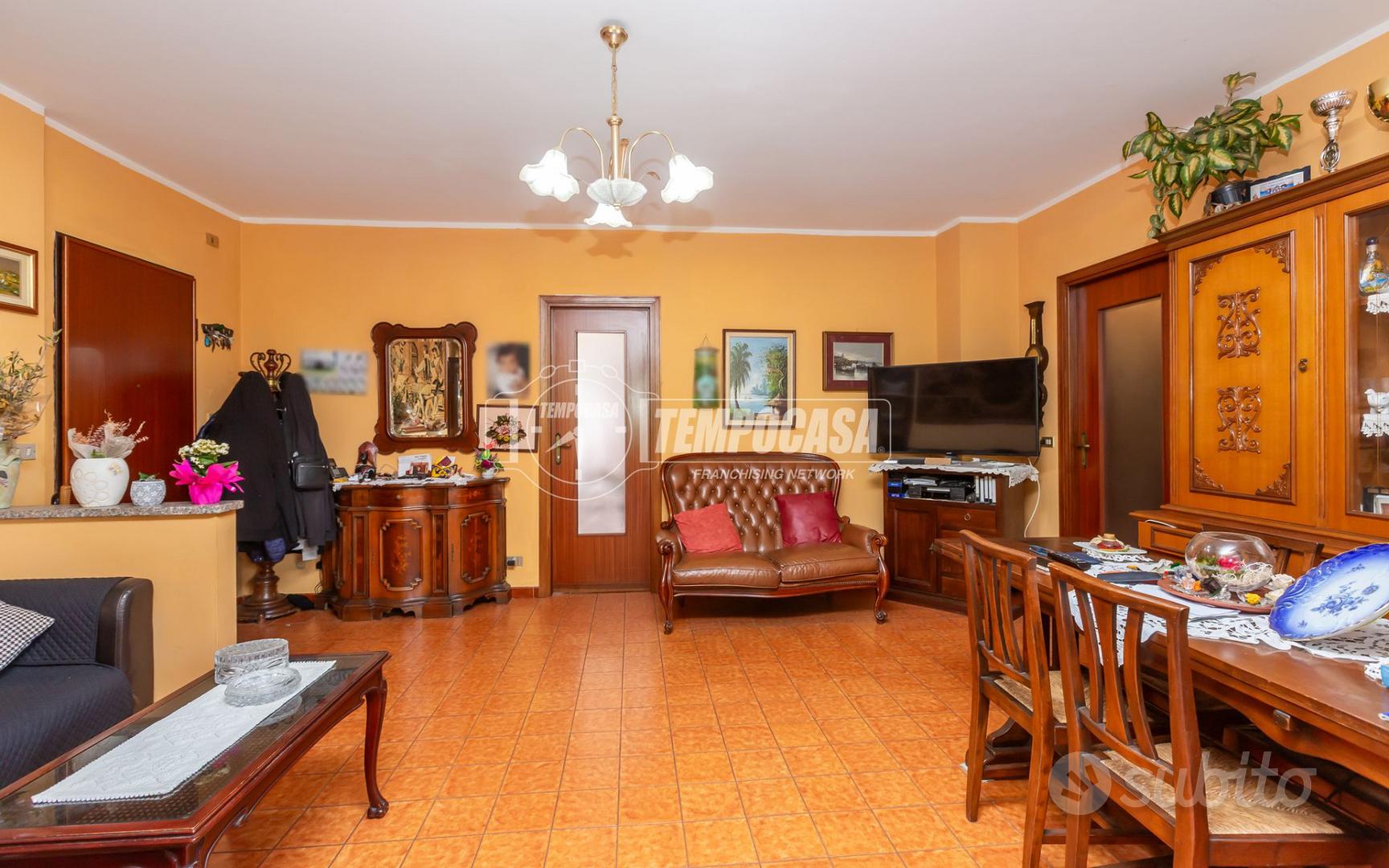 CINQUE LOCALI CON GIARDINO PRIVATO, BOX E CANTINA - Vista 6