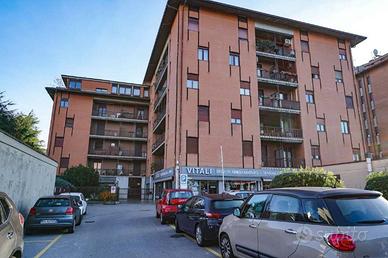 Appartamento di 125 m² con 4 locali e box auto a B