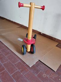 monopattino in legno Vilac