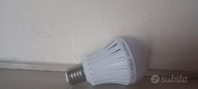 Lampadina d'Emergenza 7W 6500K E27 Ricaricabile