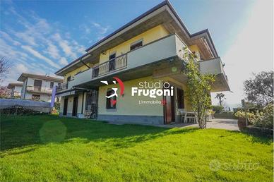 VILLA INDIPENDENTE DIVISA IN TRE UNITA'