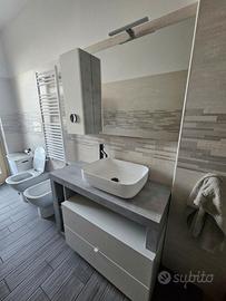 mobile bagno Amburgo semi nuovo