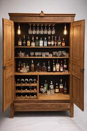 armadio antico restaurato in mobile Bar