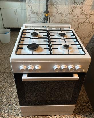 Cucina a gas Beko con grill elettrico