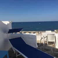 Antica casa di pescatori affacciata sulla spiaggia