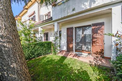 VILLA A SCHIERA A POGGIO RENATICO