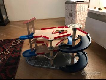 Parcheggio per macchinine