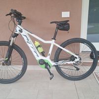 mountain bike KTM assistita 