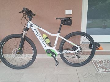 mountain bike KTM assistita 