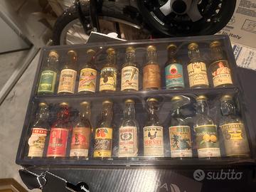 Lotto 18 Bottigliette Mignon Liquori Vintage