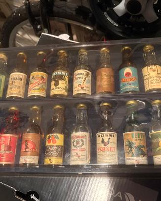 Lotto 18 Bottigliette Mignon Liquori Vintage