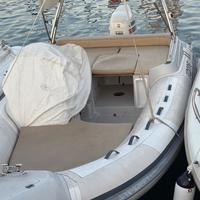 Gommone 6 metri comodissimo