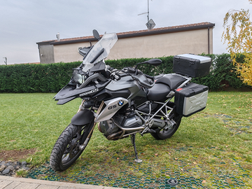 BMW R1200GS completa di valigie e bauletto supp