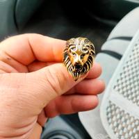 anello testa di leone in acciaio colore oro 