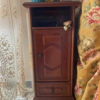 Comodino in stile