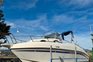 Barca semi cabinata Arkos