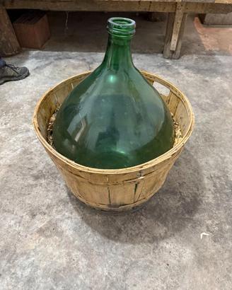 Damigiana Vintage in Vetro Verde con Cestello