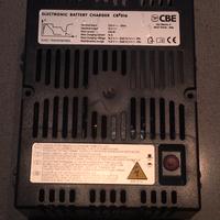 Carica batteria servizi camper