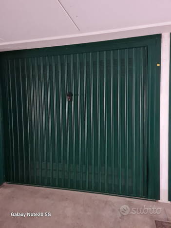 Garage box grande vimercate centro