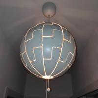 Lampada da soffitto - sfera bianca cambia forma