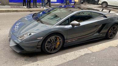Lamborghini gallardo allestimento superleggera