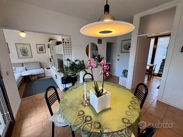 APPARTAMENTO BICAMERE ULTIMO PIANO CON GARAGE