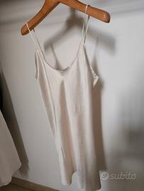 Sottoveste in raso di seta. 