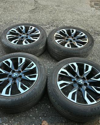 cerchi mitsubishi outlander  e gomme