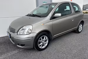 Toyota Yaris 1.0i 16V cat 3 porte Sol