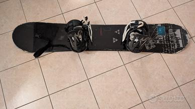 tavola e scarponi snowboard 