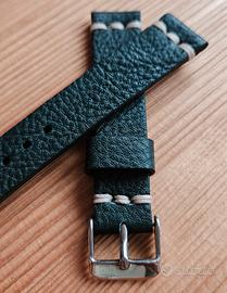 cinturino artigianale in pelle per orologio 
