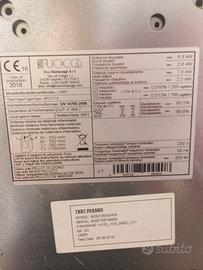 stufa a pellet funzionante con tubi 