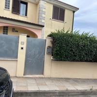 Cancello scorrevole e cancelletto pedonale