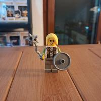 Lego minifigure vichingo bionda