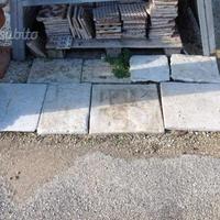 Pavimenti in pietra moderni e di recupero