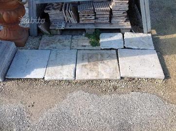 Pavimenti in pietra moderni e di recupero