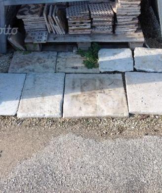 Pavimenti in pietra moderni e di recupero
