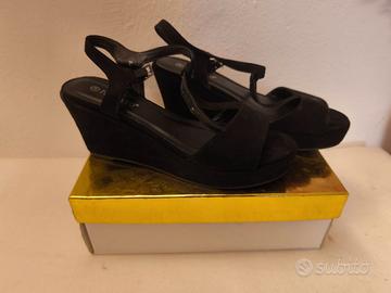 Sandali neri Tulipano – Numero 39, nuovi