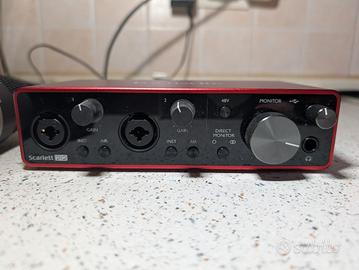 SCHEDA AUDIO FOCUSRITE +mic Samson 