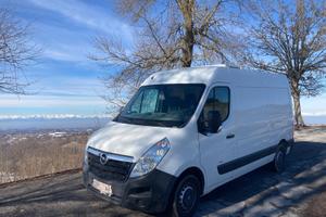 Opel Movano L2H2 camperizzato con pannelli solari